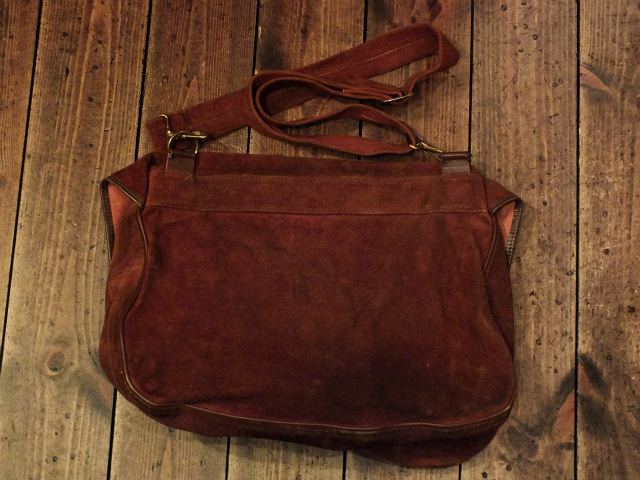 NO：8 L.L. Bean, Inc. / Bean's Suede Musette Bag: Cosmic Jumper